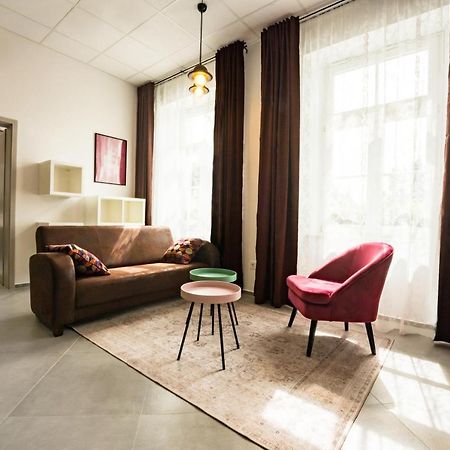 Apartments Nestl พทุย ภายนอก รูปภาพ
