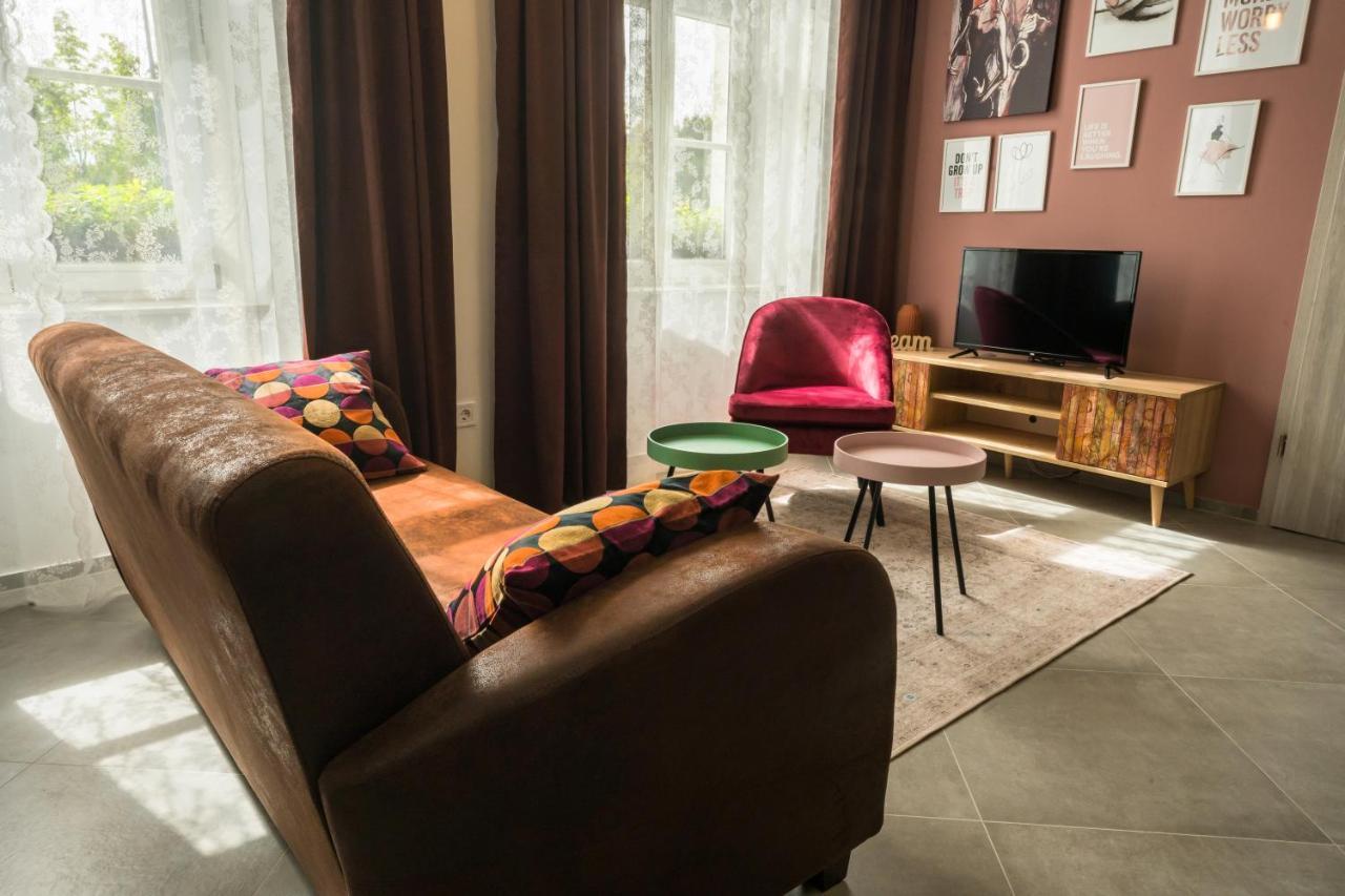 Apartments Nestl พทุย ภายนอก รูปภาพ